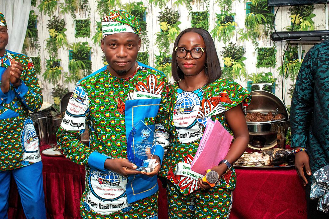 Remise de trophée Realogistics Sarl